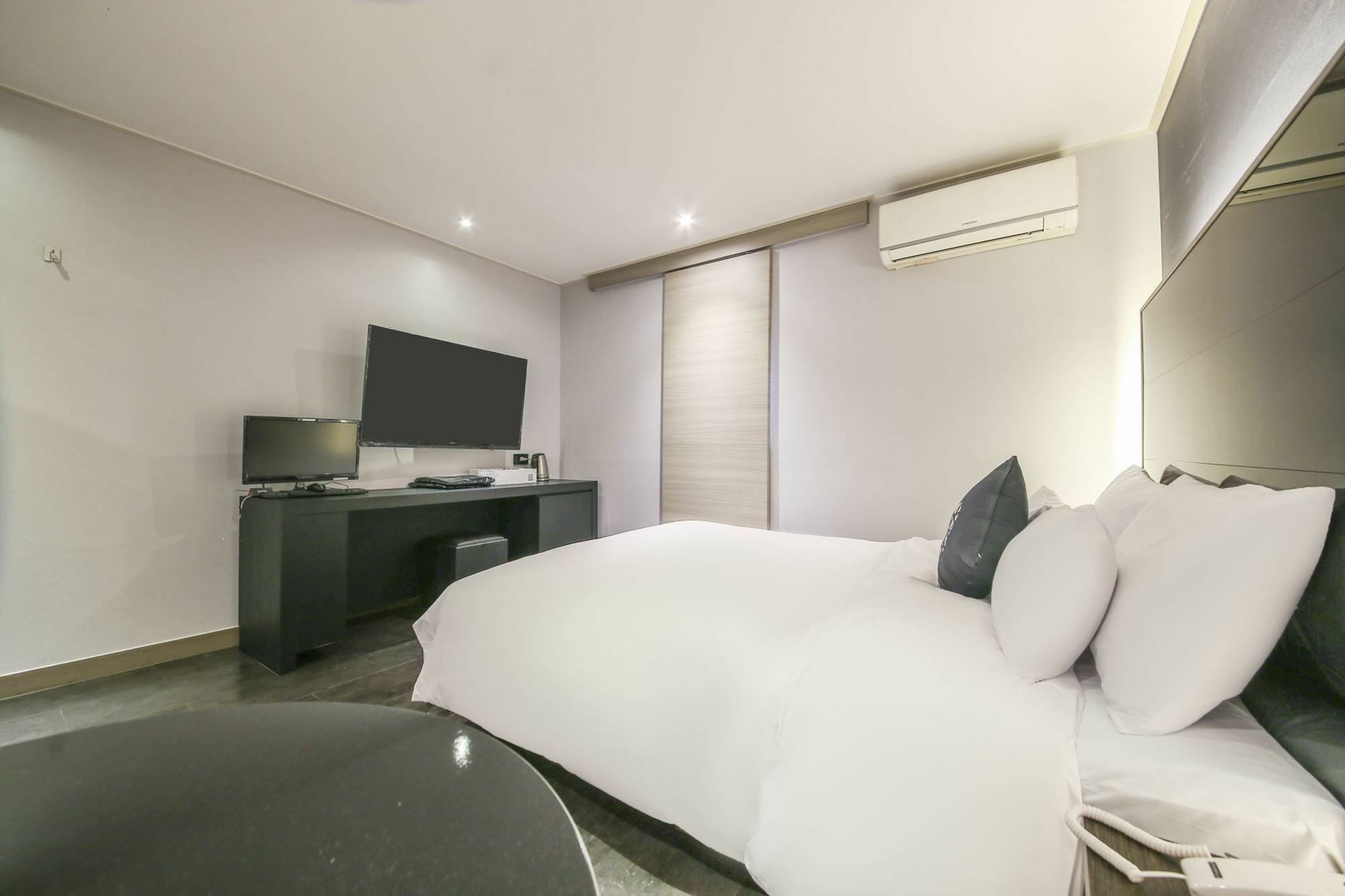 Hotel Cullinan Seocho Seoul Bagian luar foto